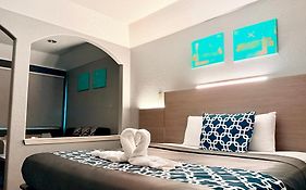 Island Suites Hobby Airport