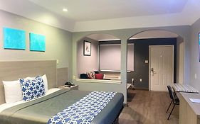 Island Suites Hobby Airport